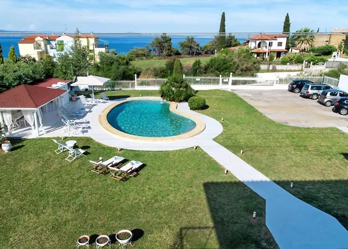 Ferienhaus Family Maisonette With Pool #3 Néa Fókaia