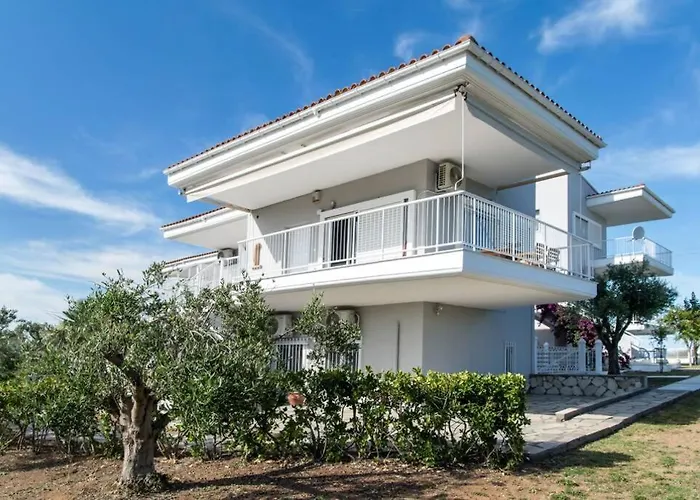 Family Maisonette With Pool #3 Ferienhaus *