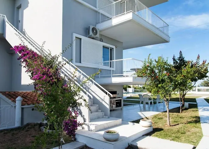 Family Maisonette With Pool #3 Ferienhaus