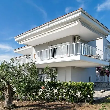 Family Maisonette With Pool #3 Holiday home *