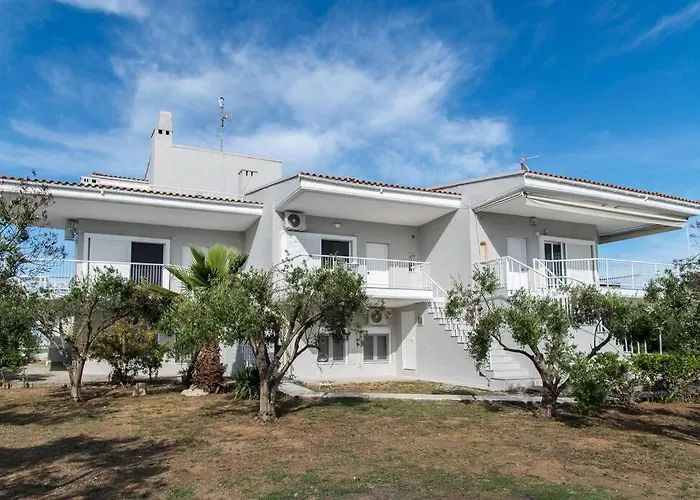 Family Maisonette With Pool #3 Tatil Evi